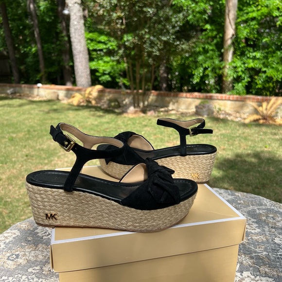 MICHAEL- Michael Kors Mid Wedges - women’s size 5.5 - Picture 3 of 15